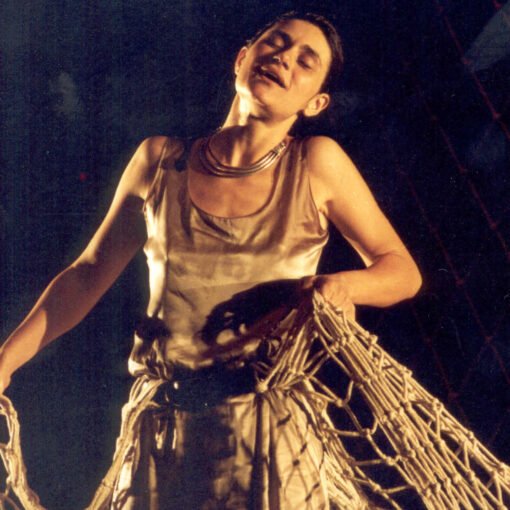 Helena Varvaki. Penélope, de Antonio Guedes e Fátima Saadi, 1995. Foto: Silvio Pozzato.