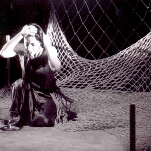 Helena Varvaki. Penélope, de Antonio Guedes e Fátima Saadi, 1995. Foto: Silvio Pozzato.