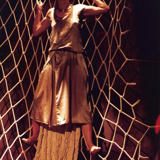 Helena Varvaki. Penélope, de Antonio Guedes e Fátima Saadi, 1995. Foto: Silvio Pozzato.