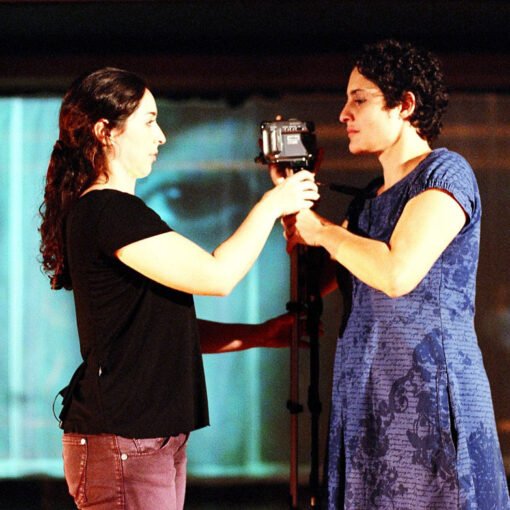 Viviana Rocha e Fernanda Maia. A filha do teatro, de Luís Augusto Reis, 2008. Foto: Luiz Henrique Sá.