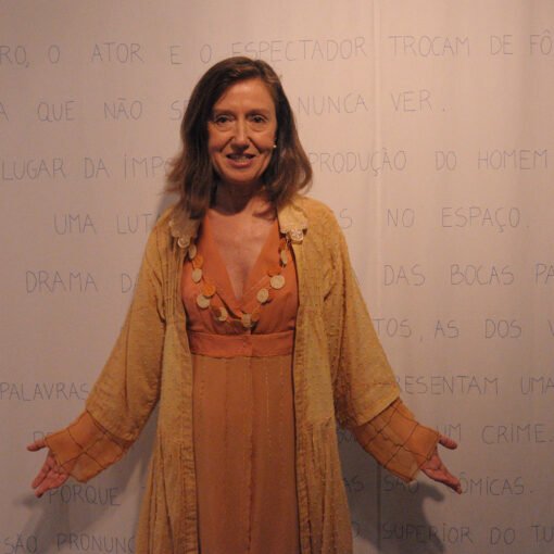 Angela Leite Lopes. Teatro dos ouvidos, de Valère Novarina, 2011. Foto: Luiz Henrique Sá