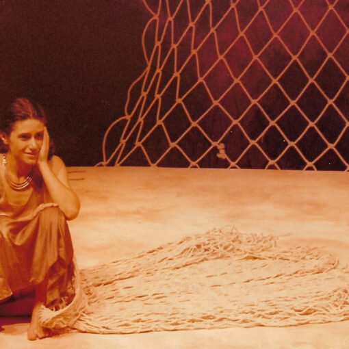 Helena Varvaki. Penélope, de Antonio Guedes e Fátima Saadi, 1995. Foto: Silvio Pozzato.