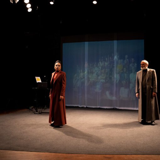 Vilma Melo e Gustavo Ottoni. AntígonaCreonte, de Antonio Guedes e Fátima Saadi, a partir de Sófocles, 2024. Foto: Carolina Maduro.